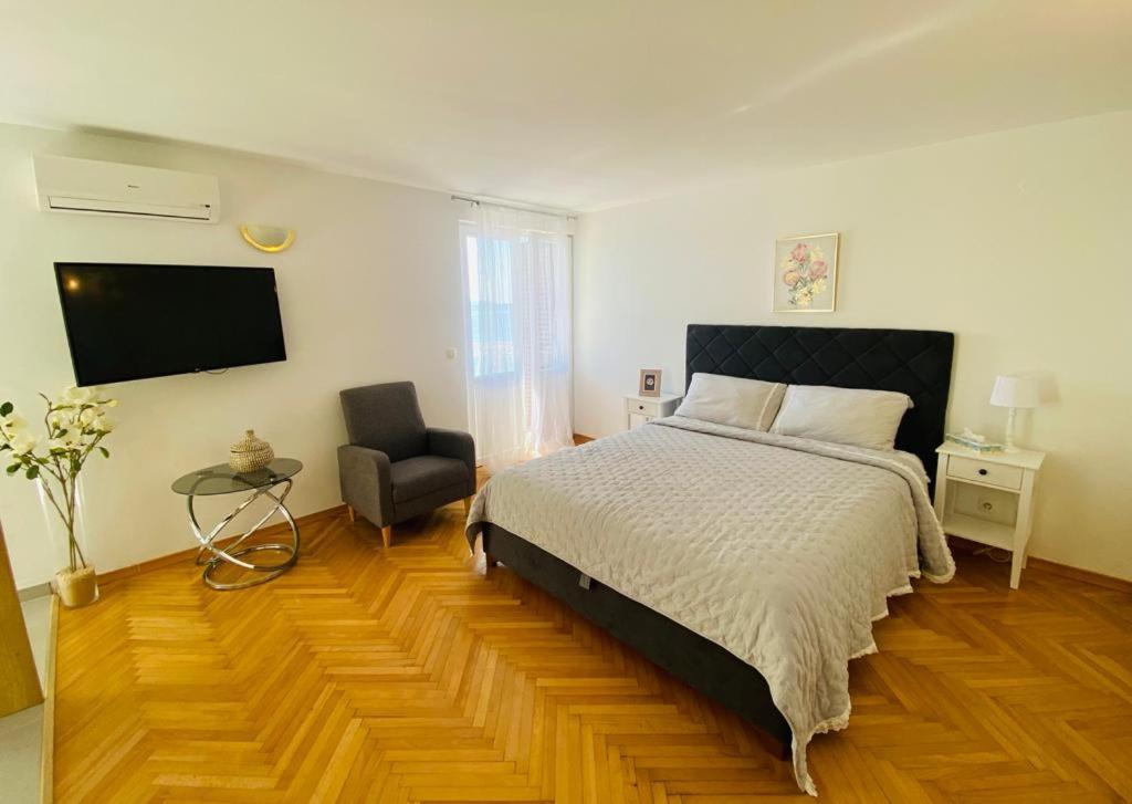 Apartmani Pami Подстрана Экстерьер фото