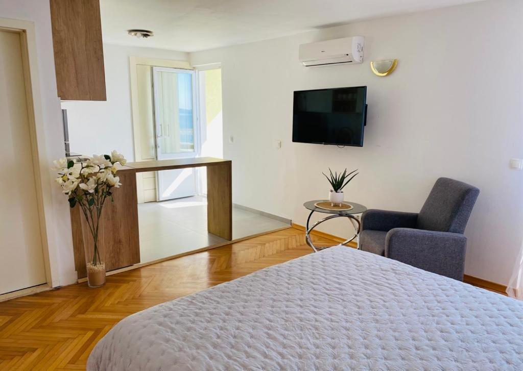 Apartmani Pami Подстрана Экстерьер фото